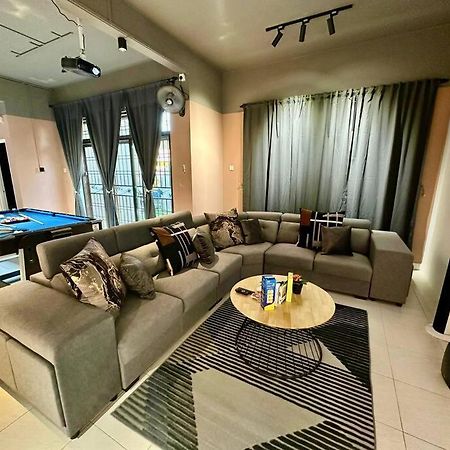 Cozy Holiday Home Karaoke Bbq Bukit Indah Jb 조호르 바루 외부 사진